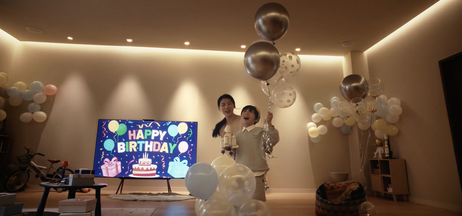 华为全屋智能智慧场景视频，展示了华为全屋智能智慧场景的生日主题场景