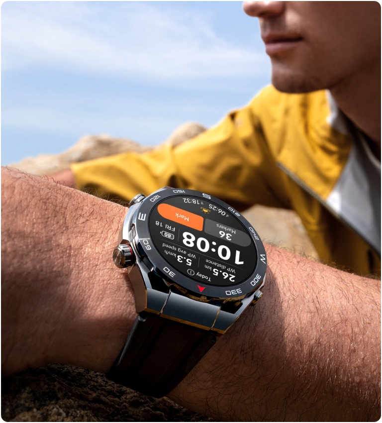 A man wearing HUAWEI WATCH Ultimate while climbing